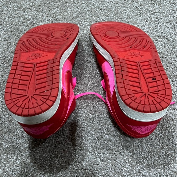 Nike Air Jordan 1 Low SE Pink Blast - Picture 9 of 11